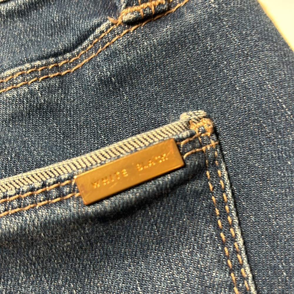 WHBM , The girlfriend embroidered jeans, size 10 - Picture 9 of 10